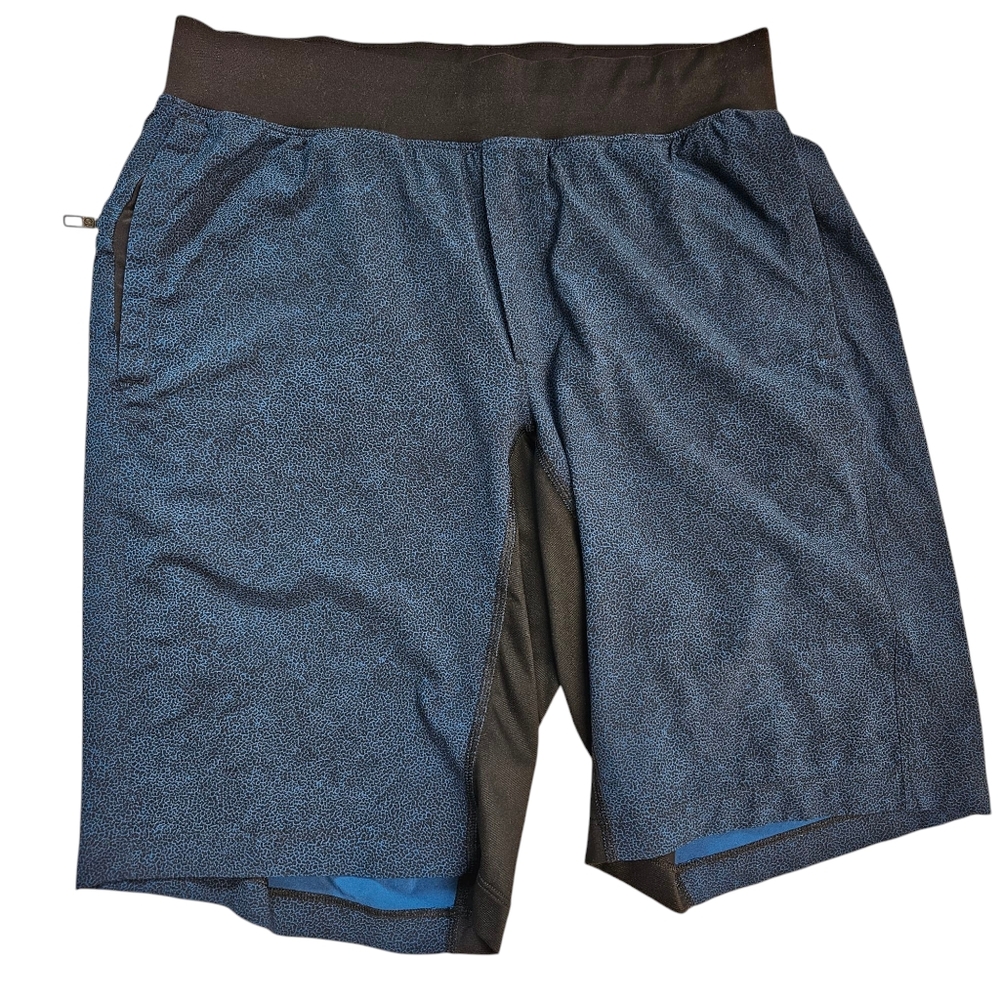Lululemon Mens Pull On Shorts Inside Drawstring Medium 11" Inseam Athleisure